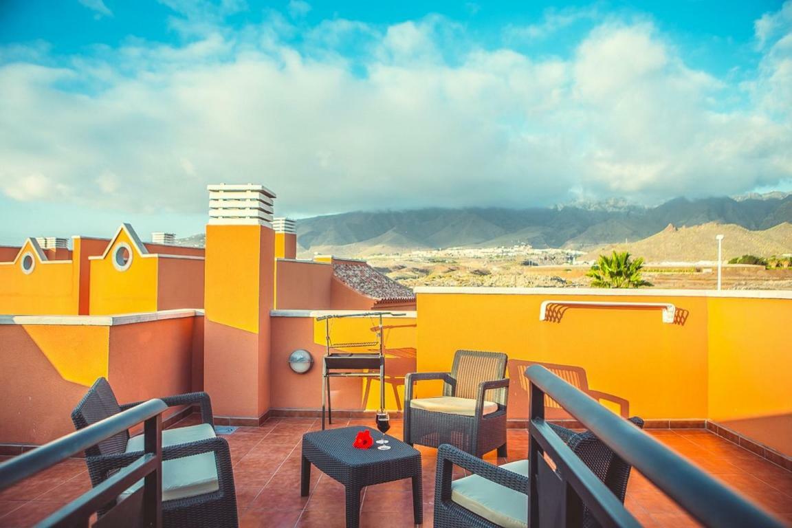 Апартаменты Cosy Townhouse In Costa Adeje Адехе Экстерьер фото
